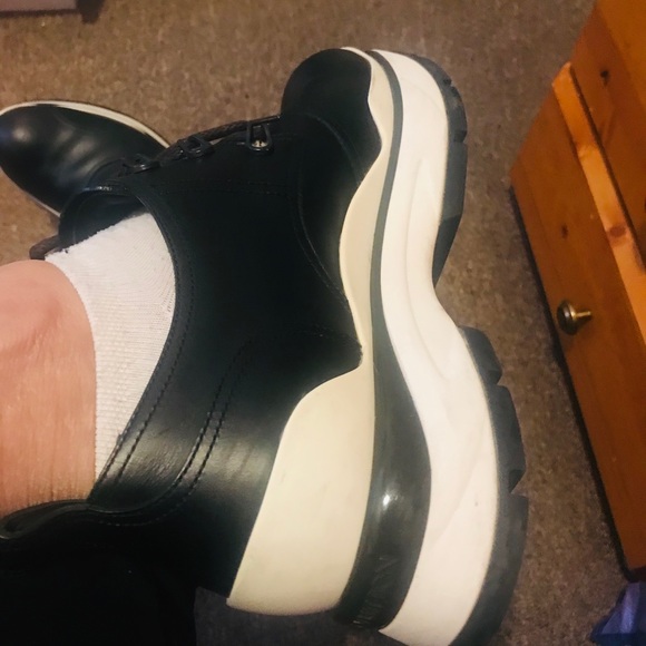 Authentic louis vuitton shoes - Picture 14 of 14